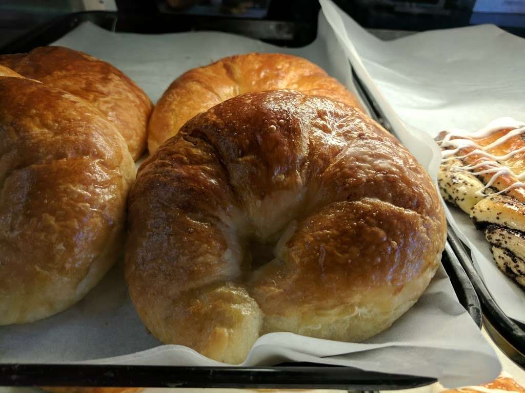 Daily Bagel Bakery & Cafe | 3535 Crompond Rd, Cortlandt, NY 10567, USA | Phone: (914) 737-8542