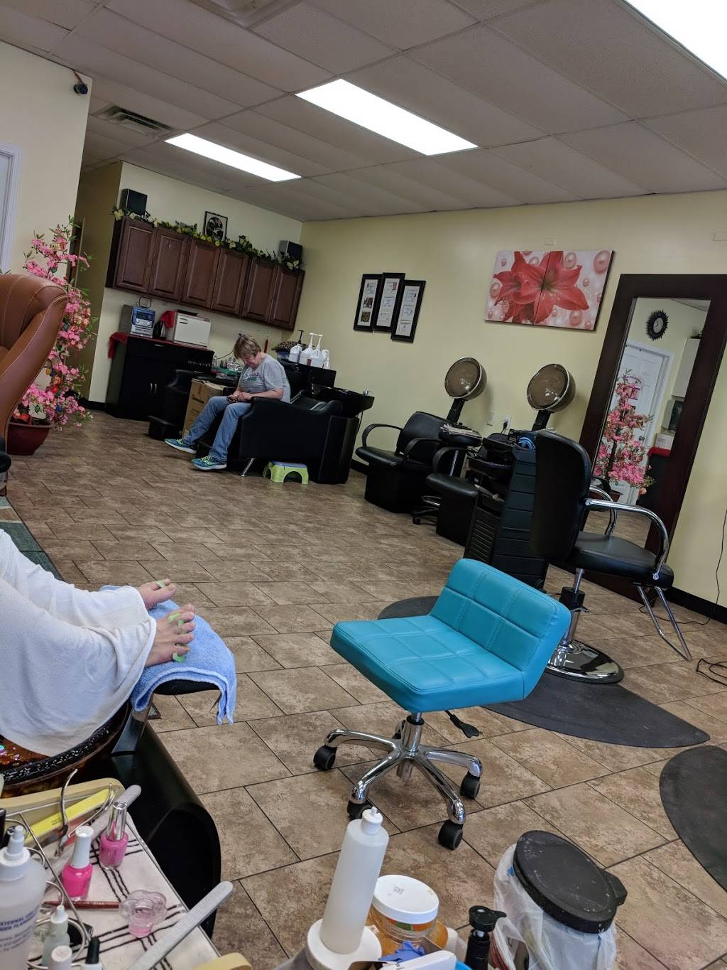 Mong Salon | 1843 NW Vivion Rd, Riverside, MO 64150, USA | Phone: (816) 868-2143