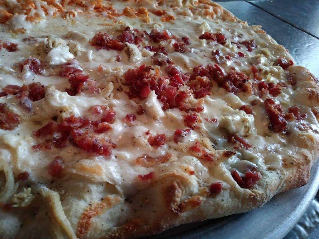 Luigis Pizza | 422 Main St, Avoca, PA 18641 | Phone: (570) 457-3600