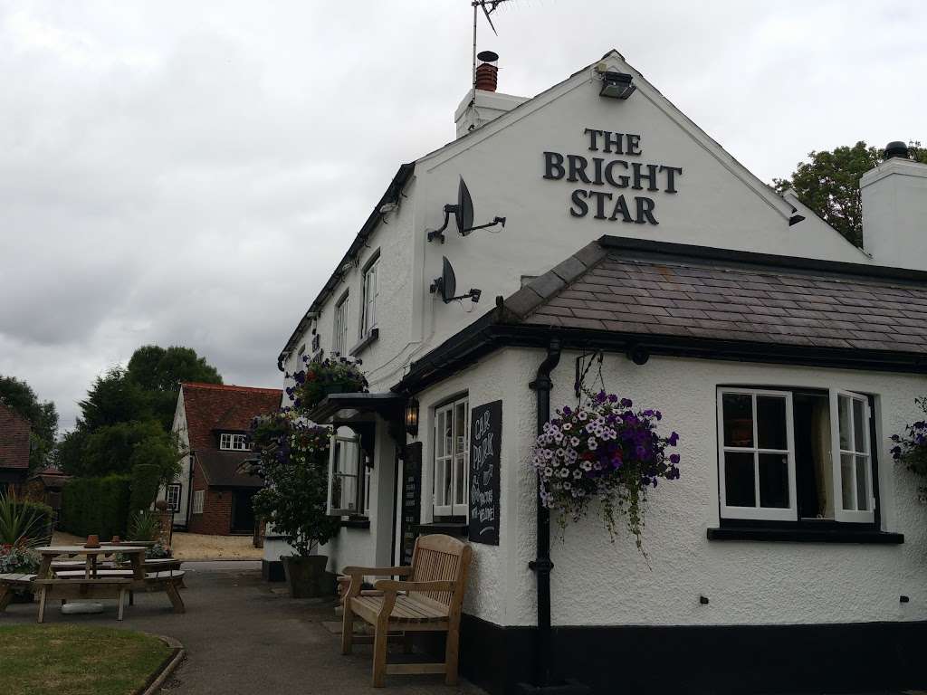 The Bright Star, Peters Green | The Green, Peters Green, Luton LU2 9QP, UK | Phone: 01438 832351