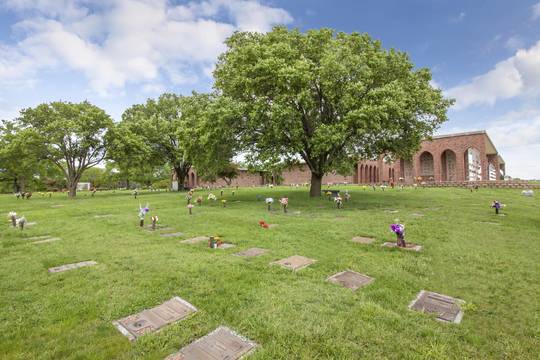 Lincoln Memorial Cemetery | 6800 S 14th St, Lincoln, NE 68512, USA | Phone: (402) 423-1515