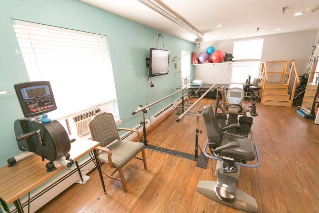 Arvada Care & Rehabilitation Center | 6121 W 60th Ave, Arvada, CO 80003, USA | Phone: (303) 420-4550