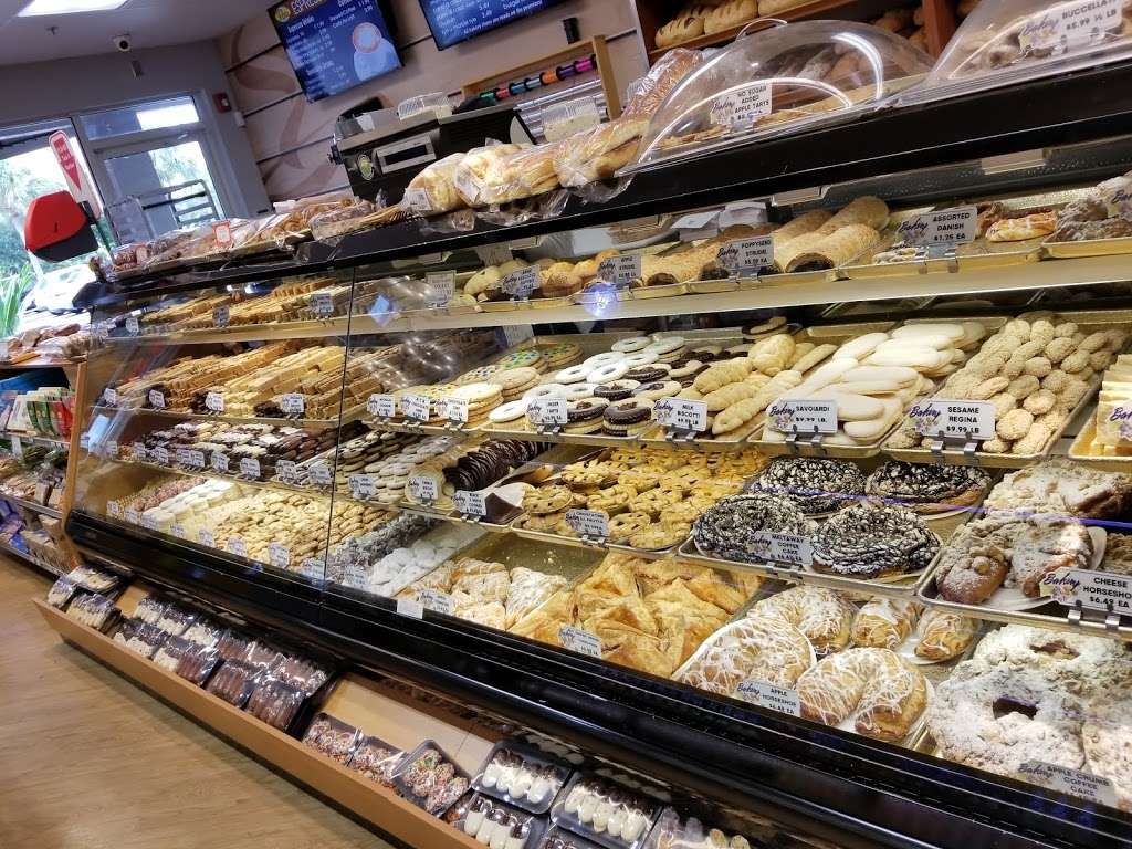 Doris Italian Market & Bakery | 9101 Lakeridge Blvd, Boca Raton, FL 33496, USA | Phone: (561) 482-0770