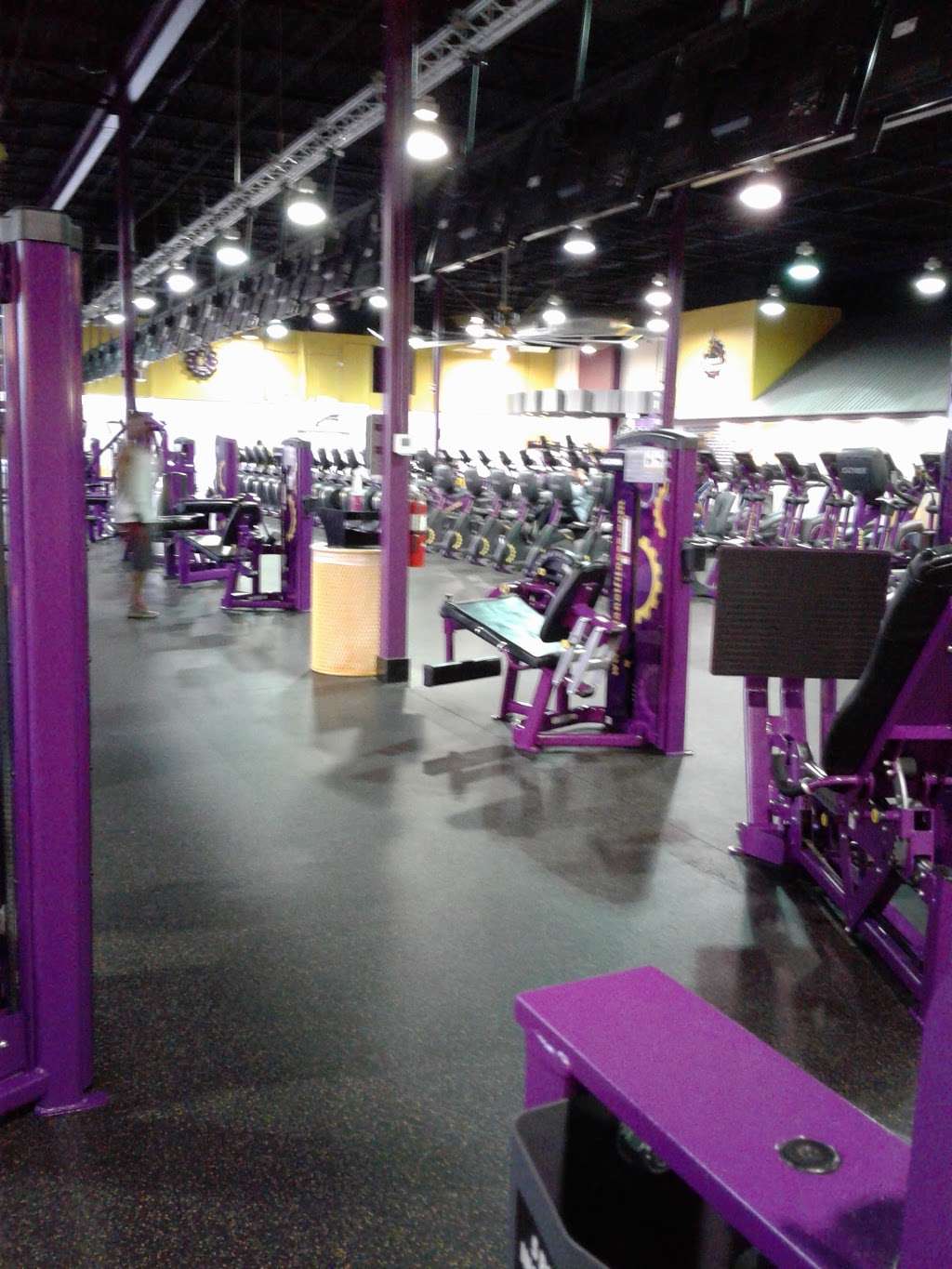 Planet Fitness | 10808 S Doty Ave, Chicago, IL 60628, USA | Phone: (773) 568-1010