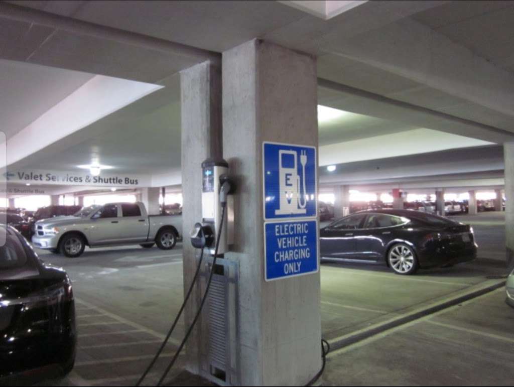 CLT - Business Valet Parking Deck | 3756 Harlee Ave, Charlotte, NC 28208 | Phone: (704) 394-6224