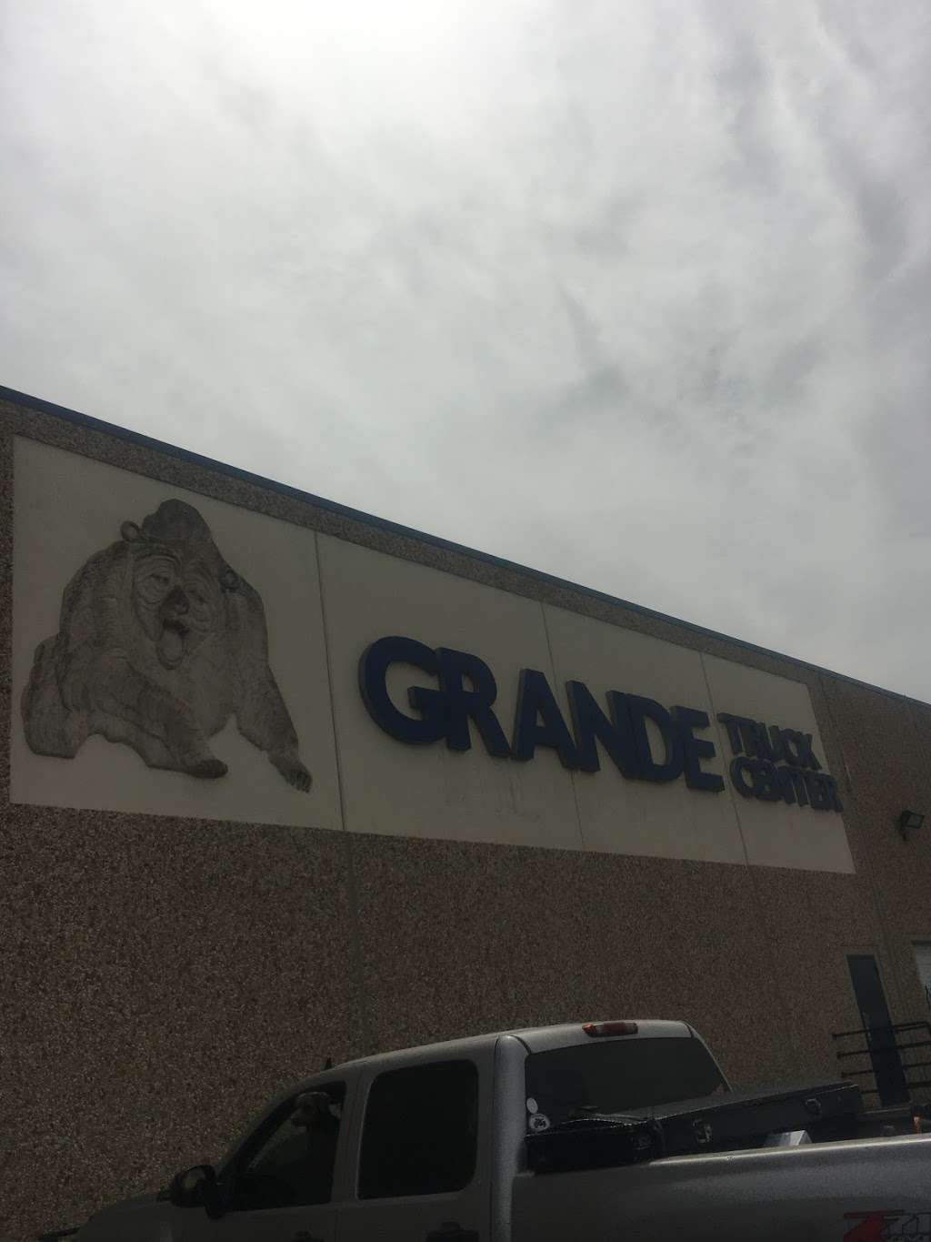 Grande Truck Center | 4562 Frontage Rd, San Antonio, TX 78219, USA | Phone: (210) 661-4121