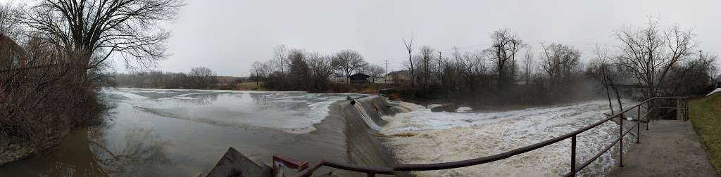 Root River Dam | 3700 Old Mill Dr, Racine, WI 53405, USA