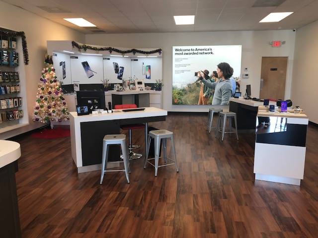 Verizon Authorized Retailer - Your Wireless | 8109 W. Judge Perez Hwy Ste. D, Chalmette, LA 70043 | Phone: (504) 510-3272