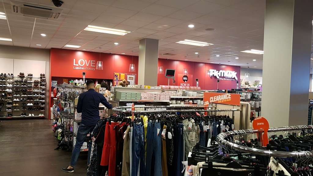 TK Maxx | Barnet Rd, London Colney, St Albans AL2 1AB, UK | Phone: 01727 826505