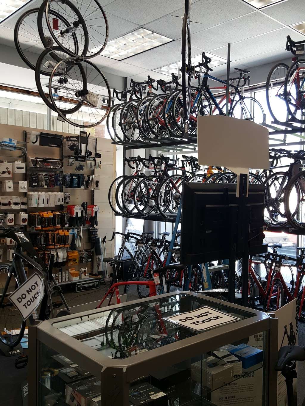 Dannys Cycles | 644 Central Park Ave, Scarsdale, NY 10583 | Phone: (914) 723-3408