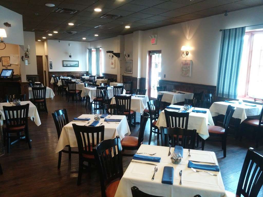 Skipjack Dining | 401 Louviers Dr, Newark, DE 19711, USA | Phone: (302) 456-1800