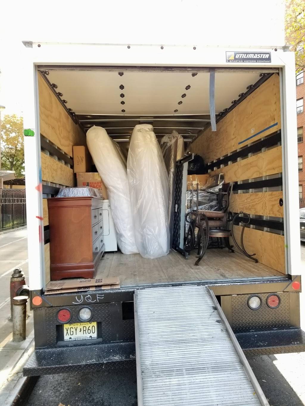 The Golden Truck Moving Company | 914 Bushwick Ave, Brooklyn, NY 11221, USA | Phone: (646) 708-4344