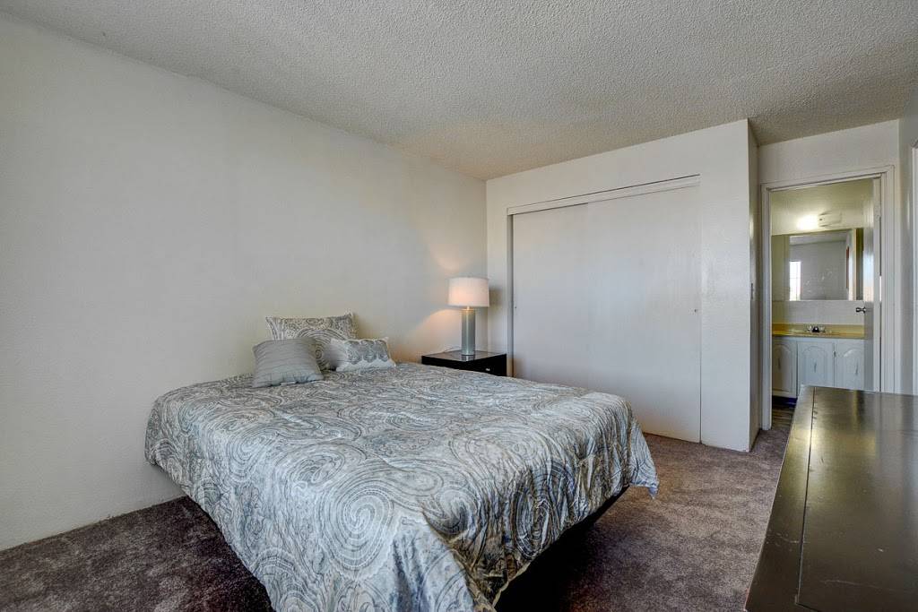 Siegel Suites Charleston II | 2900 E Charleston Blvd, Las Vegas, NV 89104 | Phone: (702) 904-9988