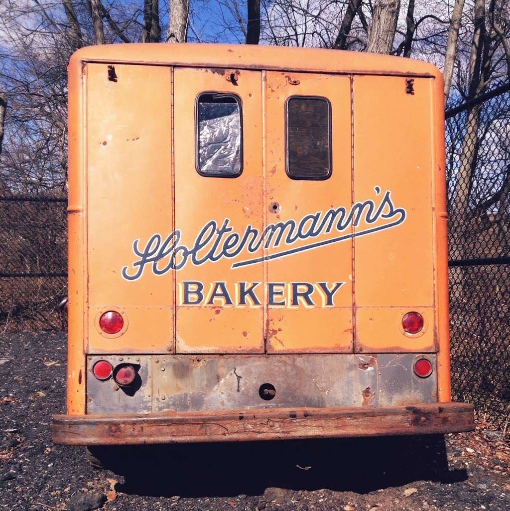 Holtermanns Bakery | 405 Arthur Kill Rd, Staten Island, NY 10308, USA | Phone: (718) 984-7095