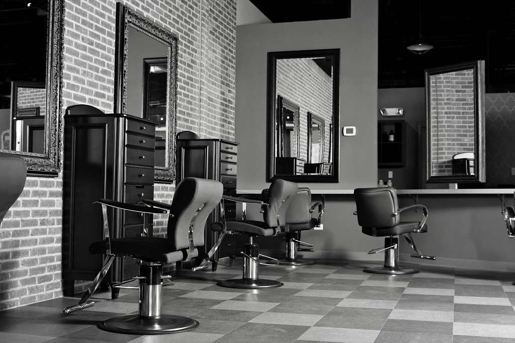 Versed Salon | 11914 IL-59 #110, Plainfield, IL 60585, USA | Phone: (815) 267-8440