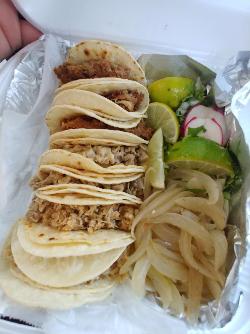 Fitos Tacos De Cabeza | 2950 W Davis St, Dallas, TX 75211, USA | Phone: (972) 685-6780