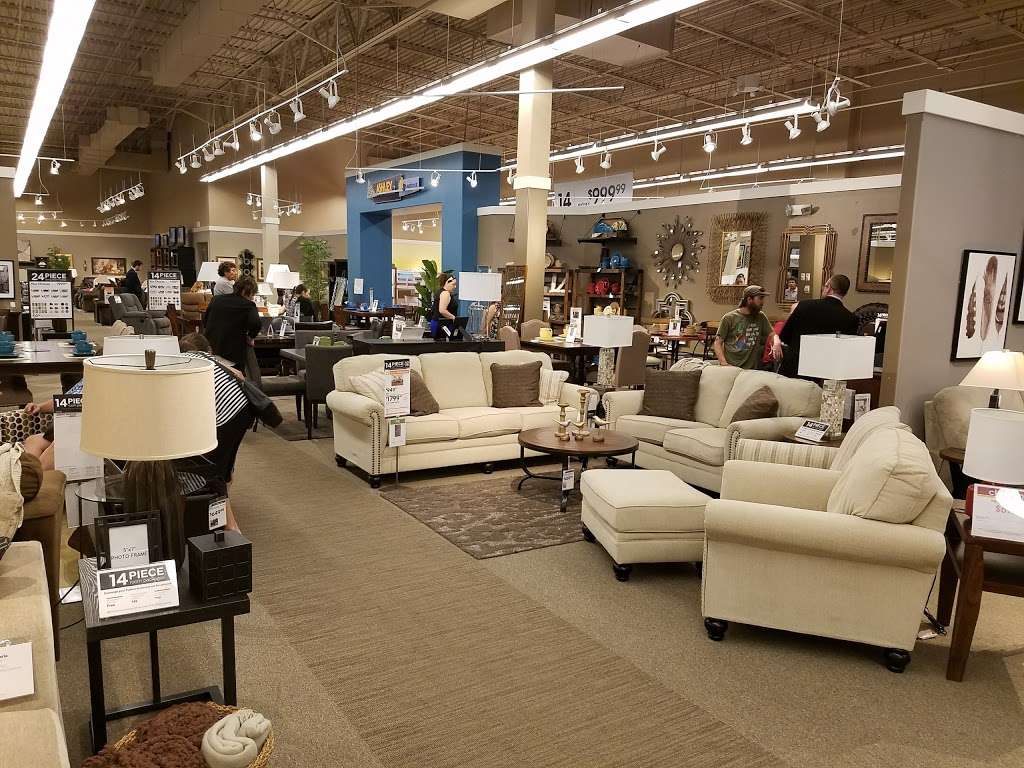 Ashley HomeStore | 3200 Mall Loop Dr, Joliet, IL 60431, USA | Phone: (815) 230-4280