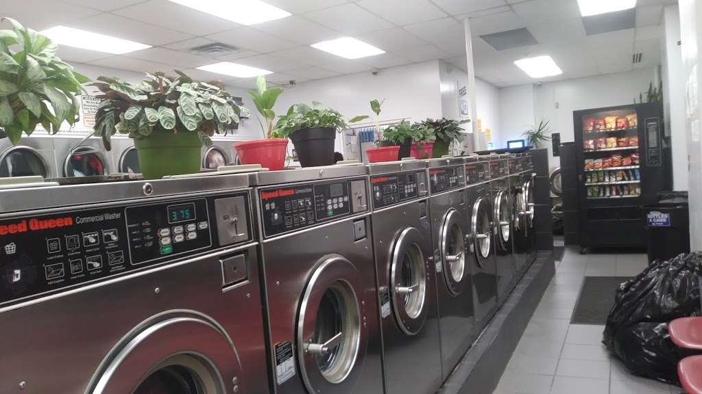 E Z Laundry | 447 Smith St, Perth Amboy, NJ 08861, USA | Phone: (732) 442-6262