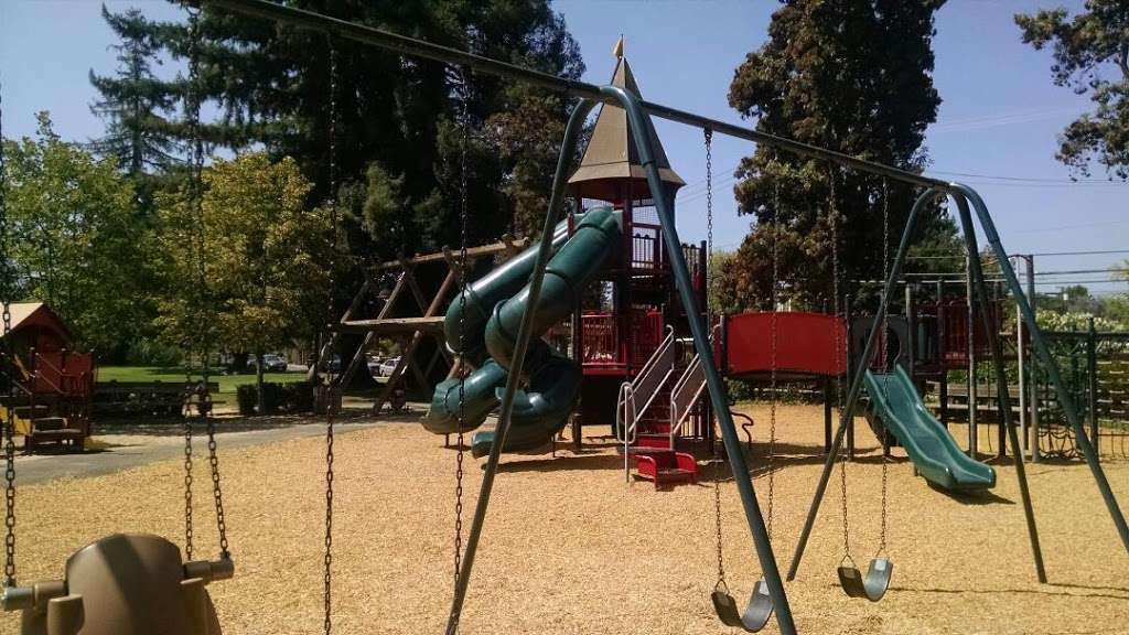 Briones Park | Clemo Ave & Maybell Avenue, Palo Alto, CA 94306 | Phone: (650) 463-4908