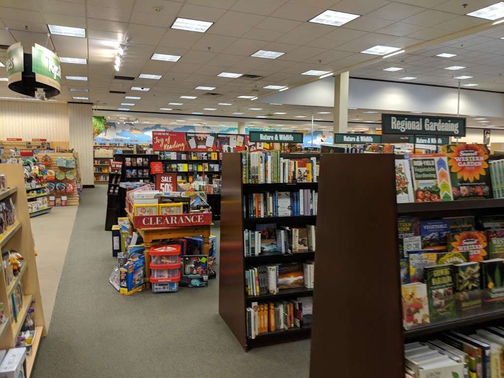 Barnes & Noble | 14347 W Colfax Ave, Golden, CO 80401, USA | Phone: (303) 215-9060