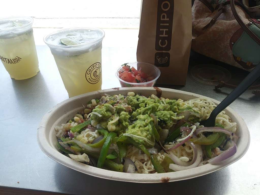 Chipotle Mexican Grill | 17700 Halsted St, Homewood, IL 60430 | Phone: (708) 798-1332