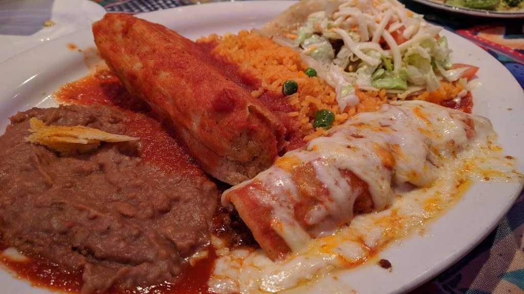 Las Palmas Mexican Restaurant | 26228 IL-83, Mundelein, IL 60060, USA | Phone: (847) 393-7088