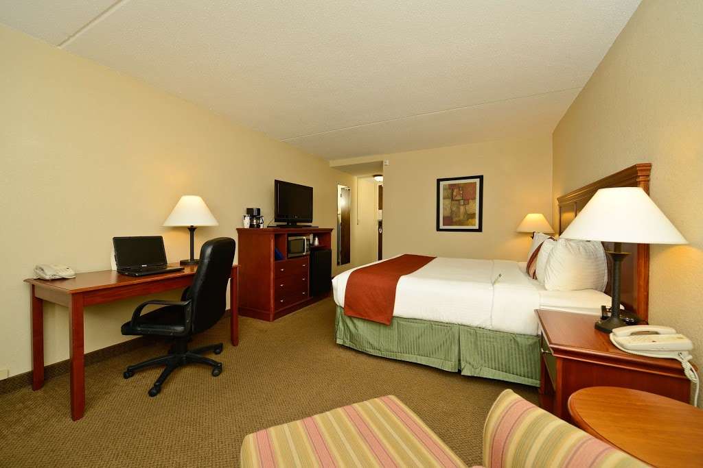 Best Western Plus La Porte Hotel & Conference Center | 444 Pine Lake Ave, La Porte, IN 46350, USA | Phone: (219) 362-4585
