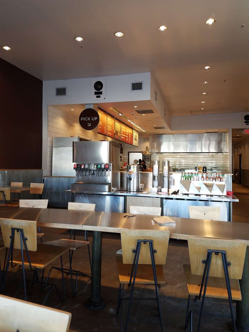 Chipotle Mexican Grill 93 Turnpike St, North Andover, MA 01845