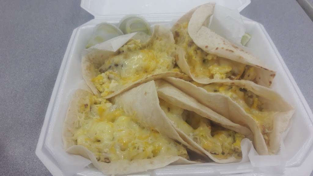 Carmelitas Taqueria | 265 W Comstock St, Dallas, TX 75208 | Phone: (214) 741-1212