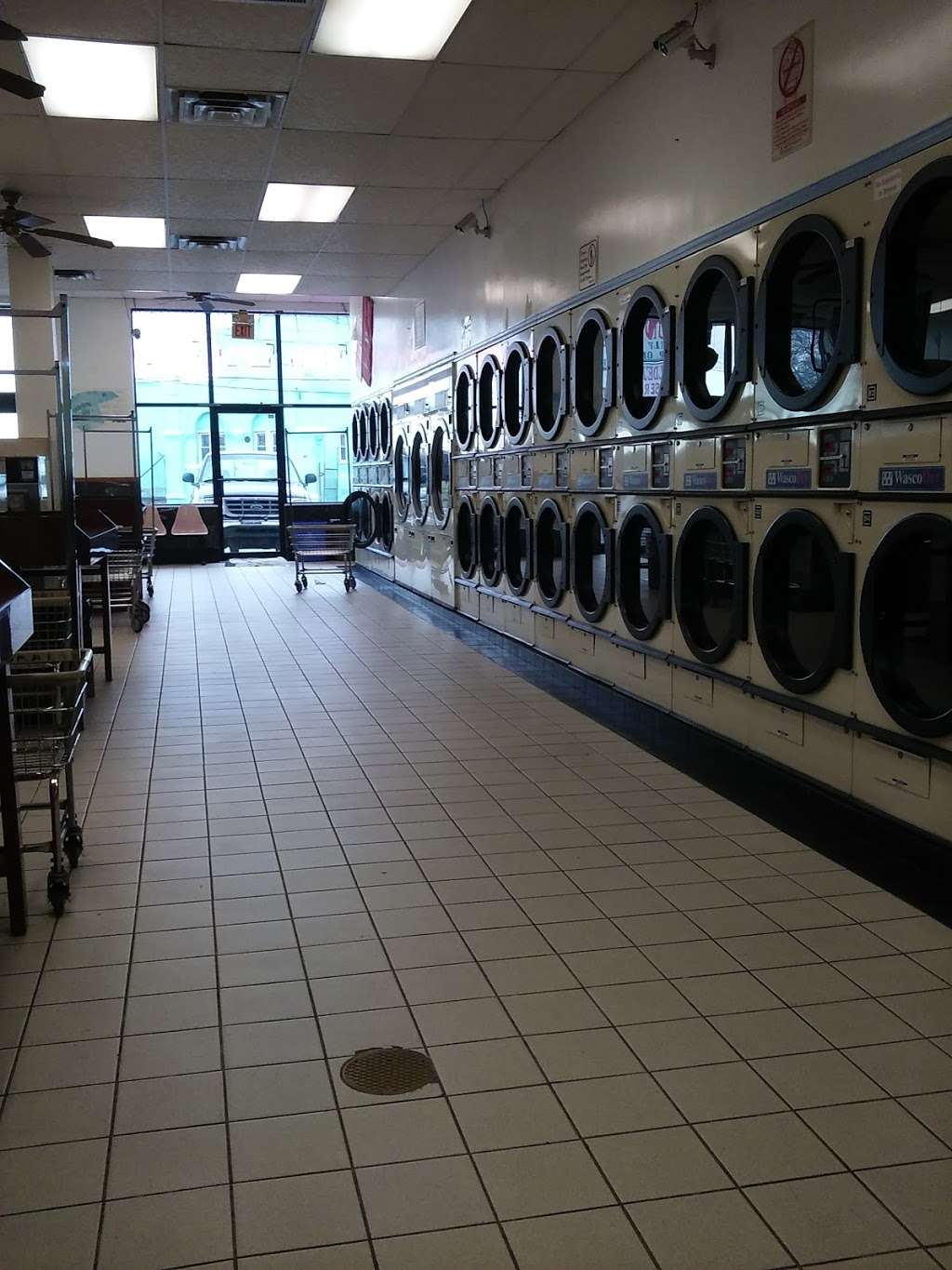 A Laundromat | 6010 Oxford Ave, Philadelphia, PA 19111, USA | Phone: (215) 537-5115