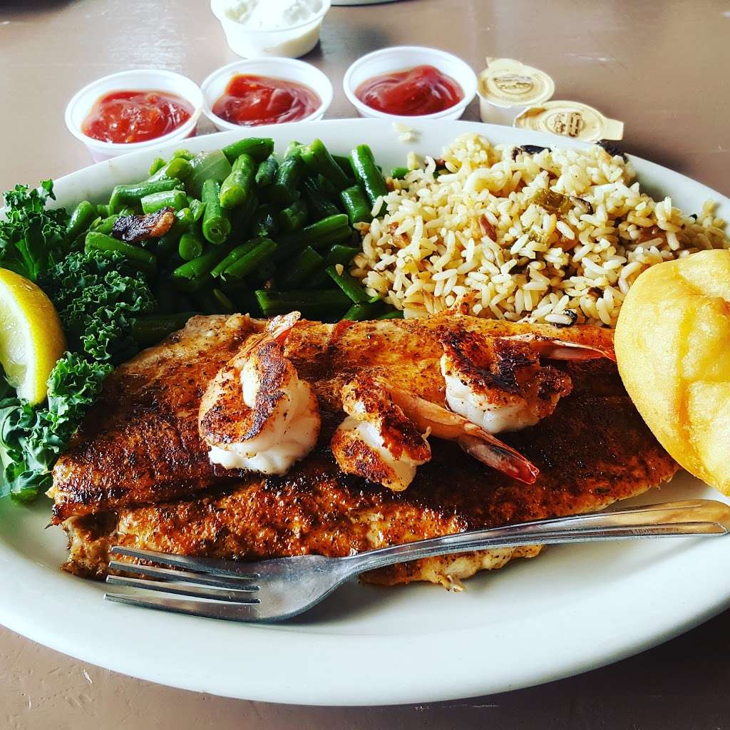 Joe Lees Seafood Kitchen | 1108 Marina Bay Dr, Kemah, TX 77565, USA | Phone: (281) 535-0148