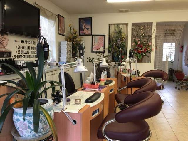 Lisas Wax & Nails | 3243 Columbia Ave, Lancaster, PA 17603, USA | Phone: (717) 392-1288