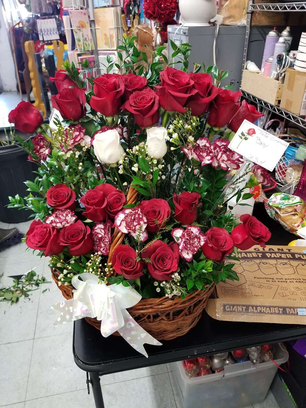 Lilis Flowers & Party Supplies | 928 S Central Ave, Compton, CA 90220, USA | Phone: (424) 785-8328