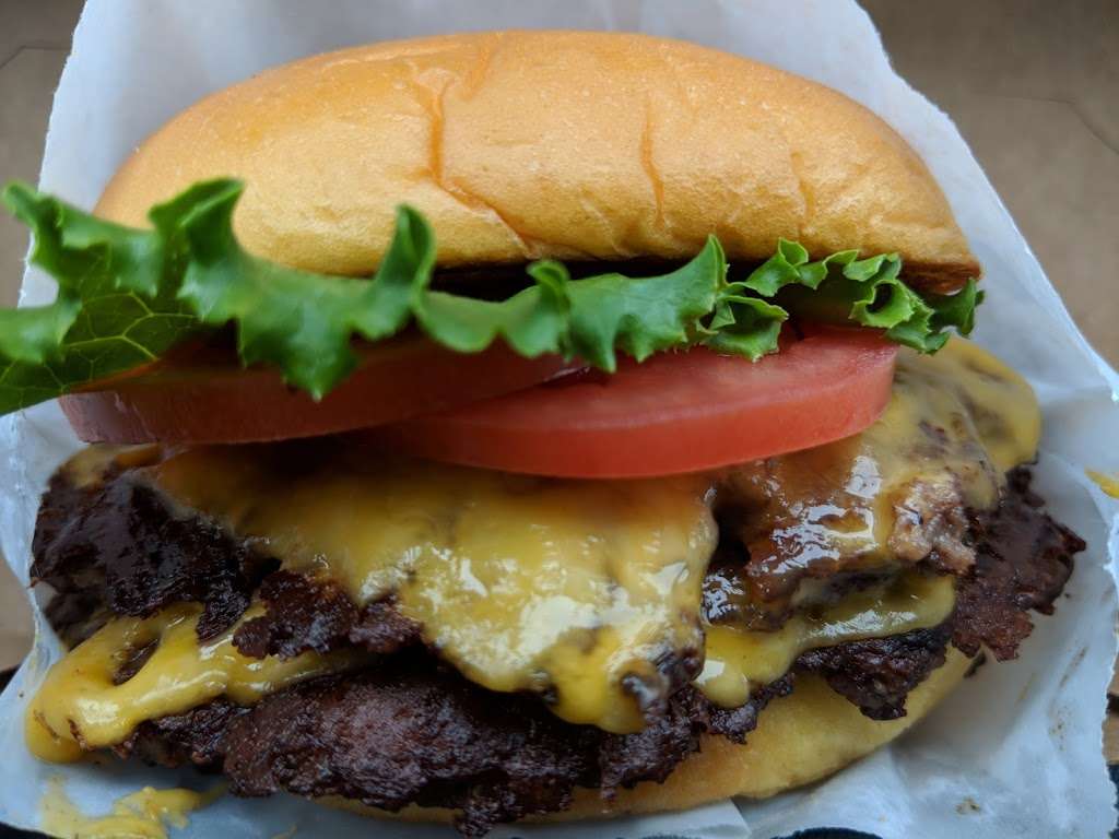 Shake Shack | 7997 Tuckerman Ln, Potomac, MD 20854, USA | Phone: (301) 679-6470