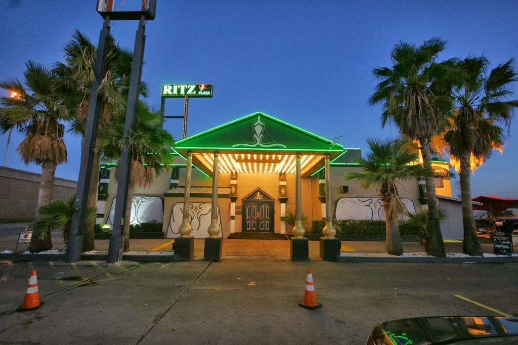 The Ritz | 10520 Gulf Fwy, Houston, TX 77034, USA | Phone: (713) 944-6445