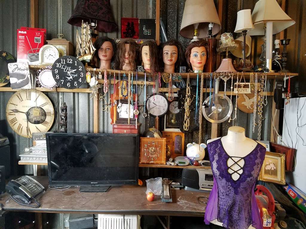 Garage Sale Happy Ware House | 3029 E Crosstimbers St, Houston, TX 77093 | Phone: (346) 256-6945