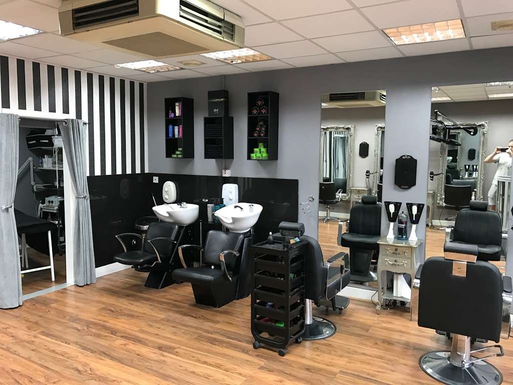 The Grove Hair | 103 Chinbrook Rd, London SE12 9QL, UK | Phone: 020 8851 1661