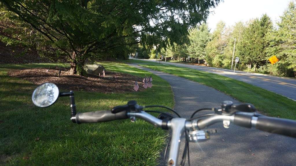 Daventry Community Memorial | Gerry Connolly Cross County Trail, West Springfield, VA 22152, USA