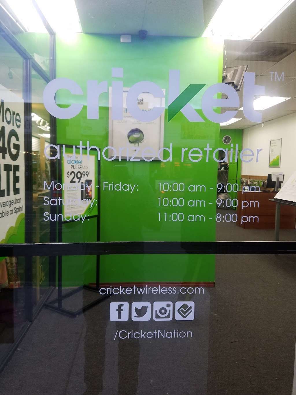 Cricket Wireless Authorized Retailer | 2402 W Devon Ave, Chicago, IL 60659, USA | Phone: (773) 262-8559