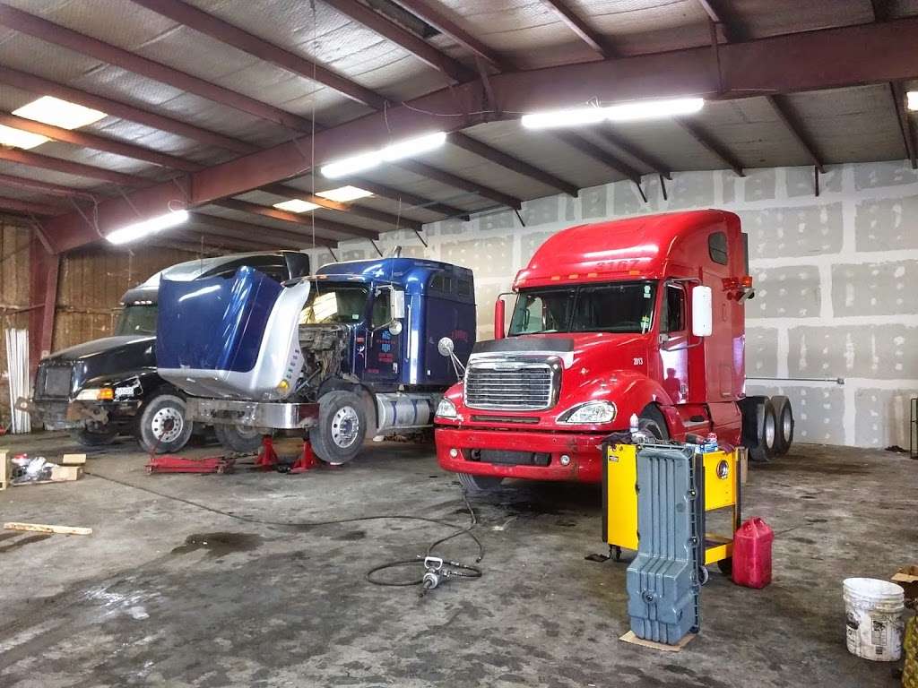 b4 diesel truck repair and tires | 2509 Quincy St, Dallas, TX 75212, USA | Phone: (972) 807-2709