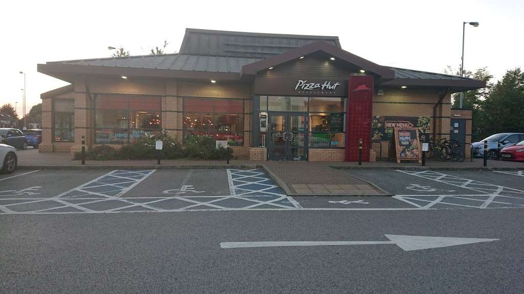 Pizza Hut - Enfield Leisure Park | Enfield Leisure Park, Enfield EN1 1YQ, UK | Phone: 020 8366 7015