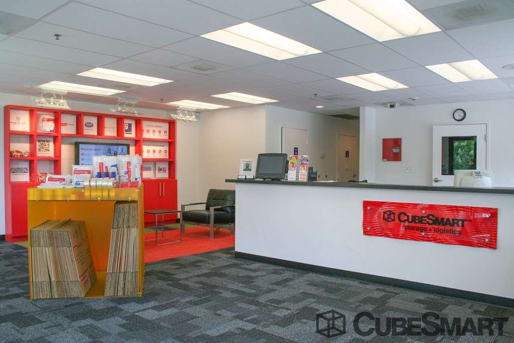 CubeSmart Self Storage | 13800 McLearen Rd, Herndon, VA 20171, USA | Phone: (703) 437-8100