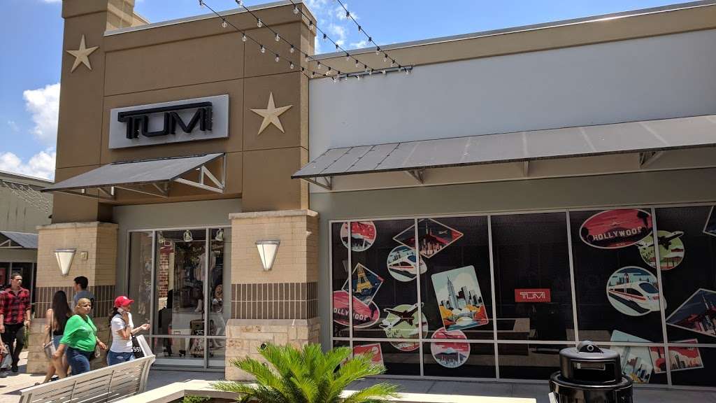 TUMI Outlet Store - Houston Premium Outlets - 29300 Highway 290