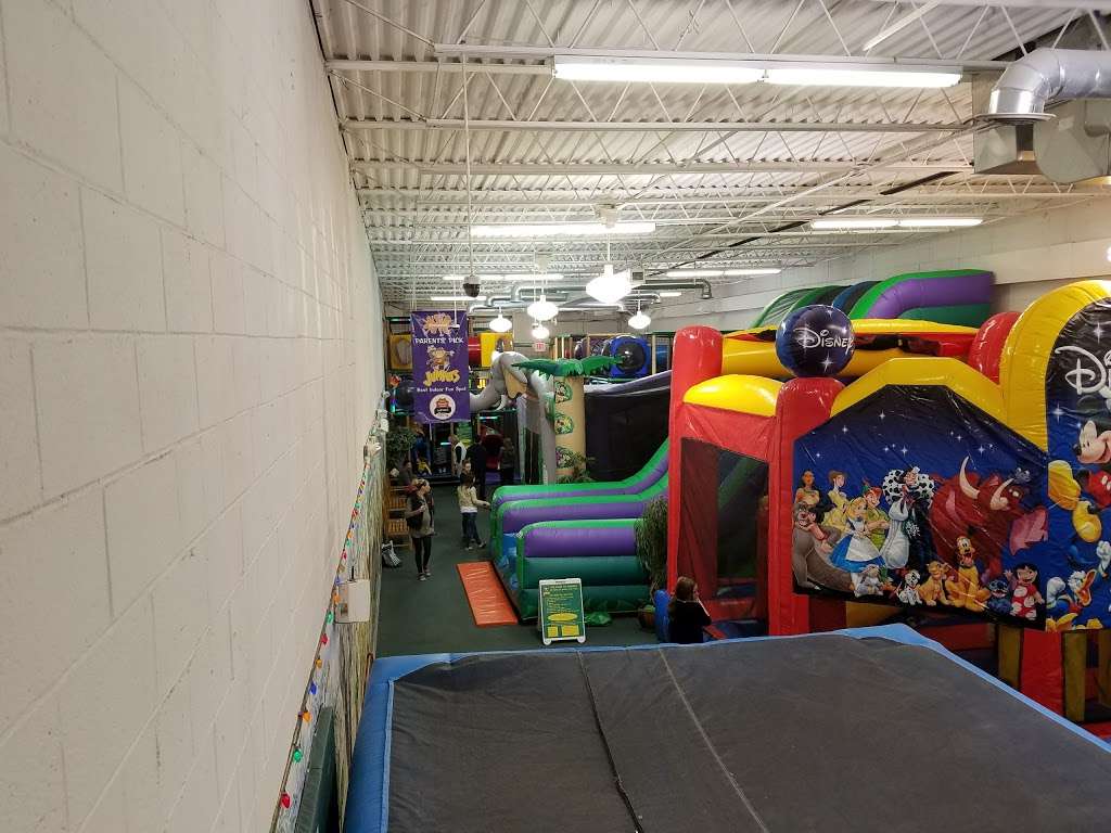 Jumpers Family Fun Zone | 5117 West Chester Pike, Newtown Square, PA 19073, USA | Phone: (610) 353-3377