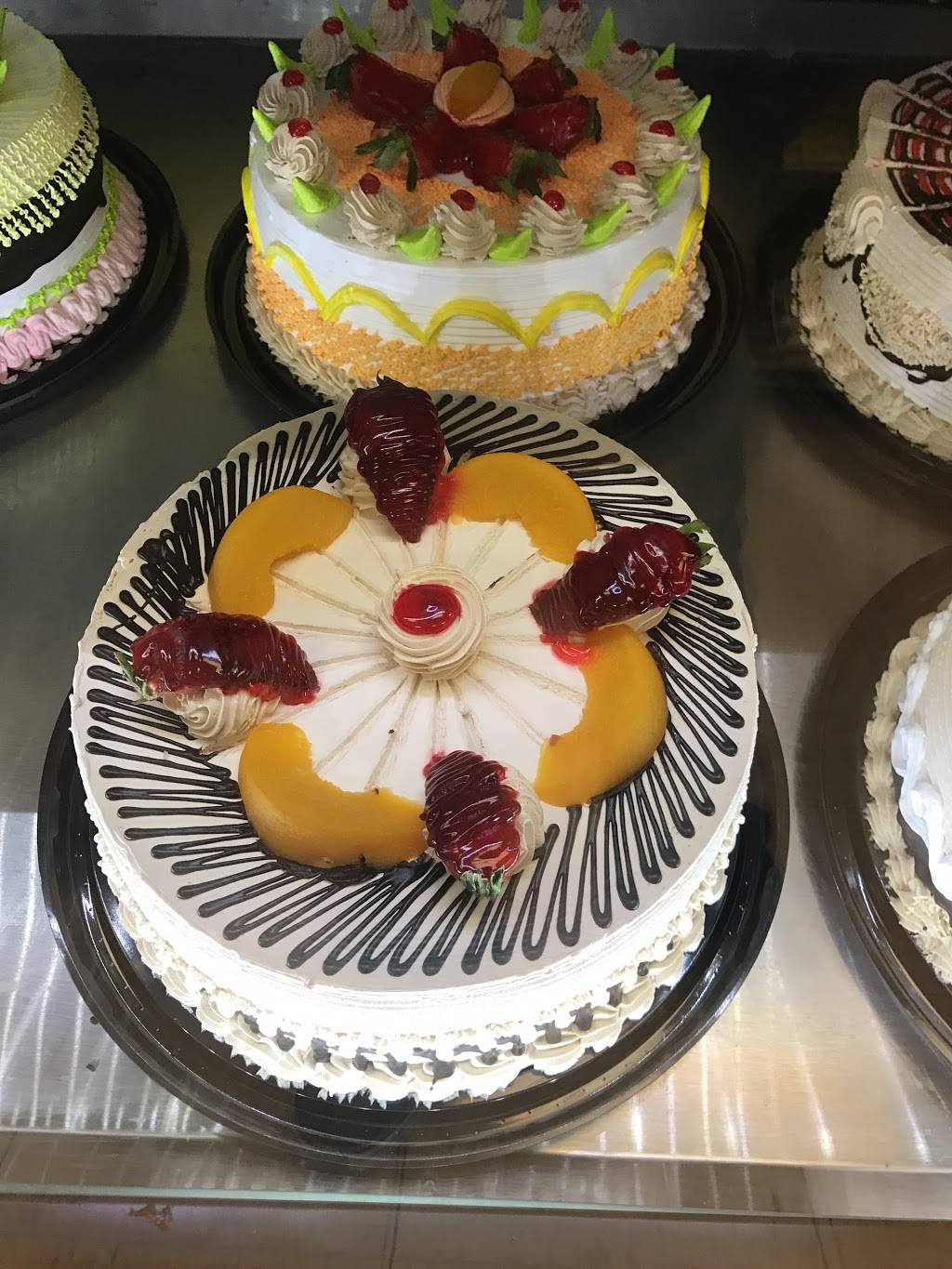 La Hispana Bakery | 6208 Charlotte Pike, Nashville, TN 37209, USA | Phone: (615) 645-9723