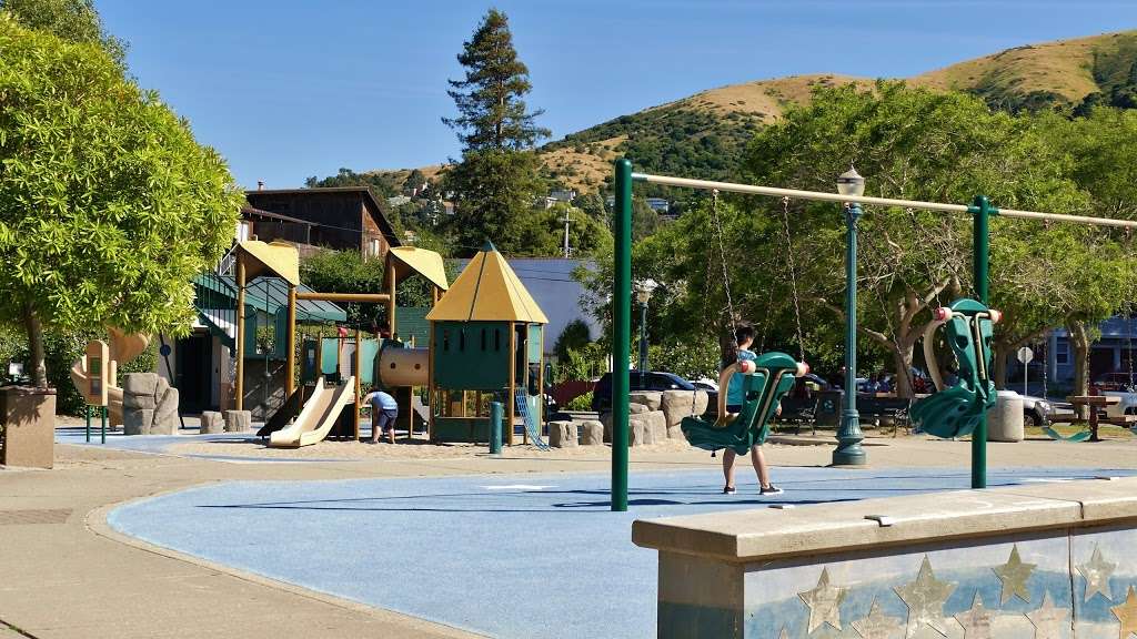 Community Park | Brisbane, CA 94005, USA