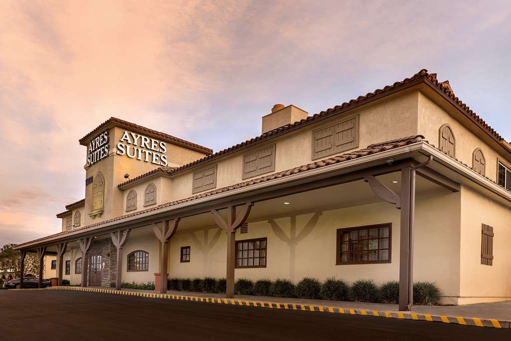 Ayres Lodge and Suites Corona West | 1900 Frontage Rd, Corona, CA 92882, USA | Phone: (951) 738-9113