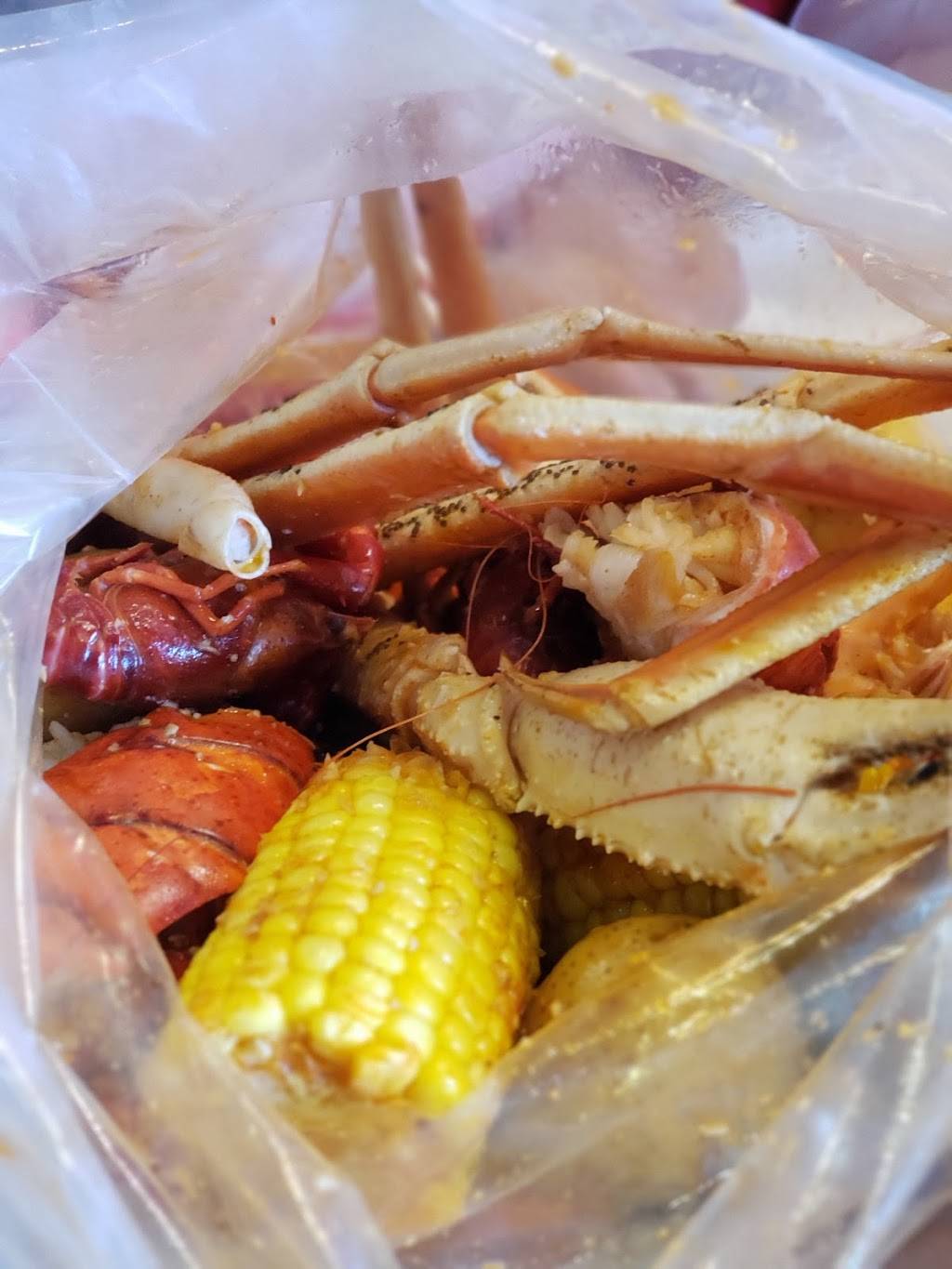 Stinkin Crawfish of Lakewood | 3221 E Carson St, Lakewood, CA 90712, USA | Phone: (562) 627-0030