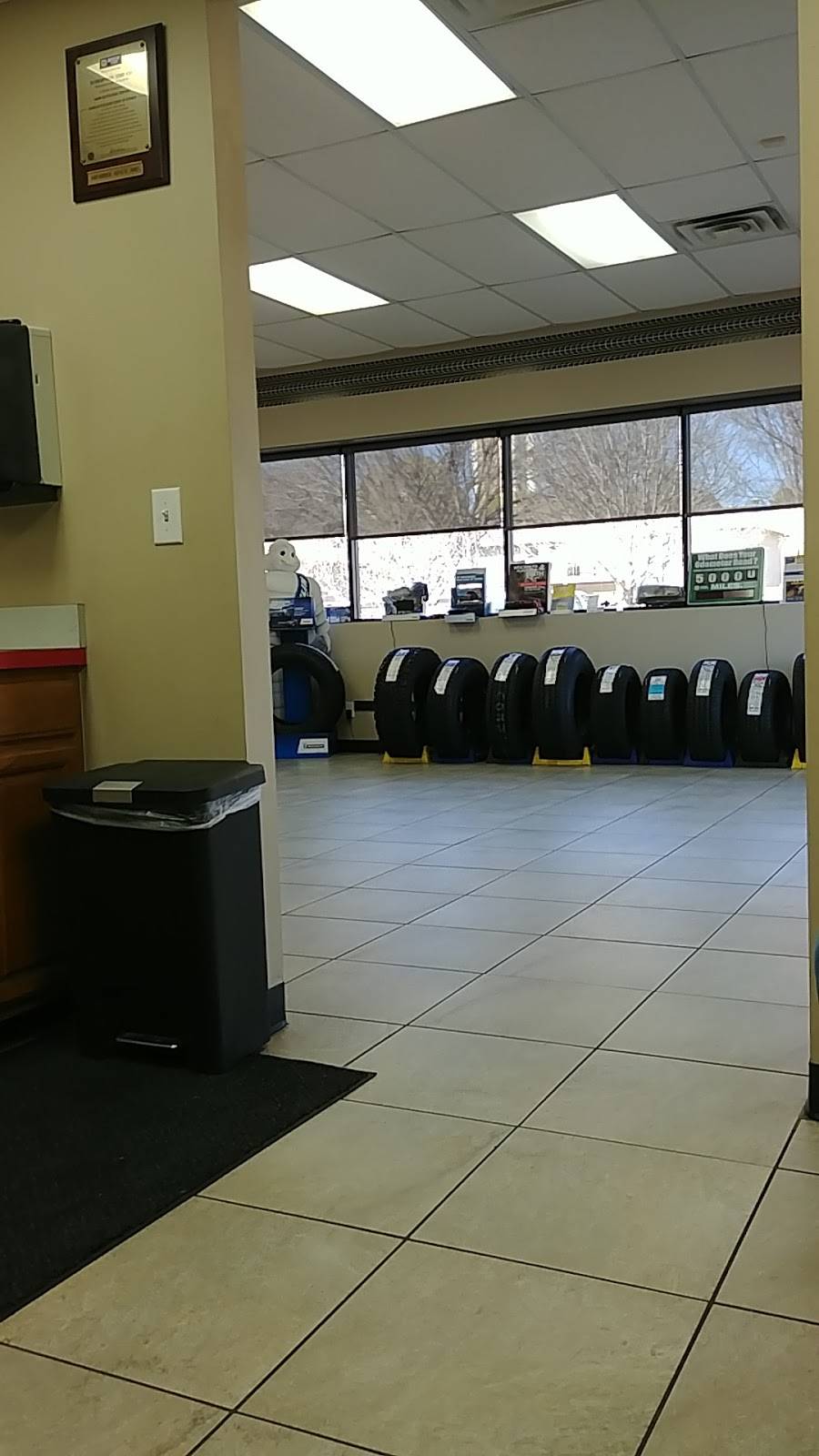 Robertson Tire - Riverside / ORU / Jenks | 8840 S Delaware Ave, Tulsa, OK 74137, USA | Phone: (918) 291-0330