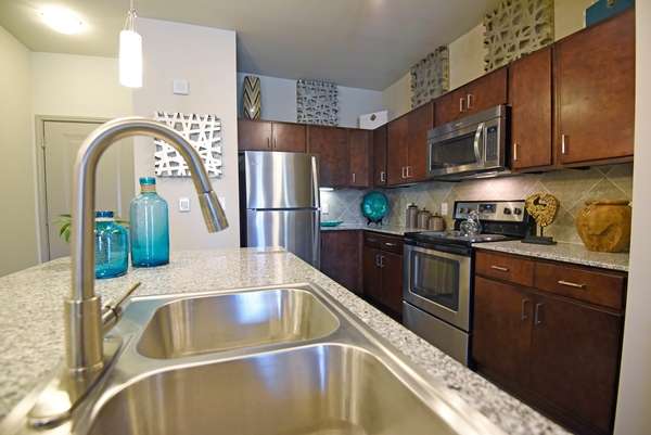 Grand Mason at Waterside Estates Apartments | 9900 S Mason Rd, Richmond, TX 77406, USA | Phone: (832) 500-5517